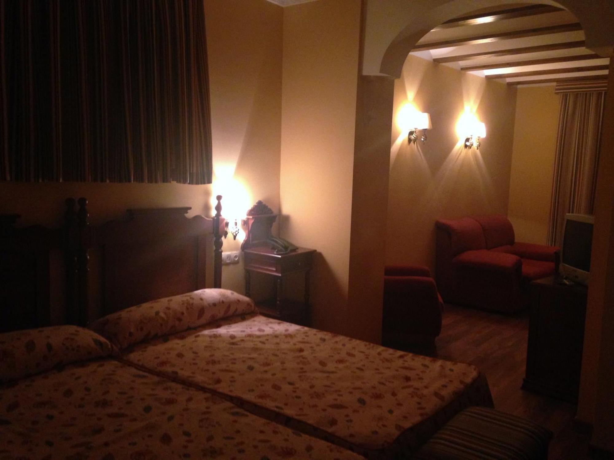 Hotel El Mano Huéscar Quarto foto